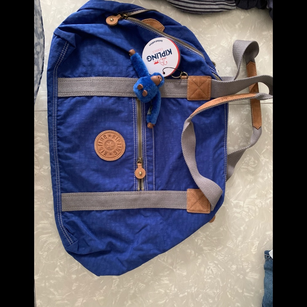 NWT Kipling medium creativity tote in sporty blue